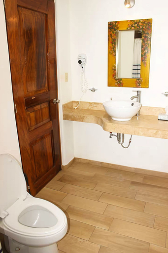 Bathroom 4, Villa los Corales, Compostela