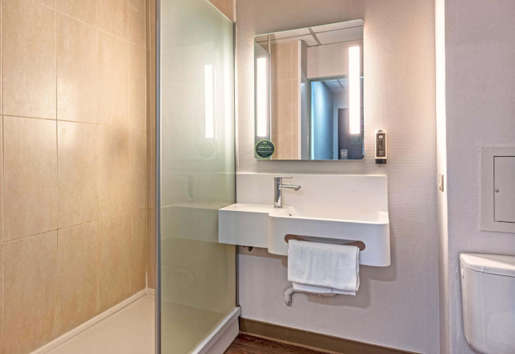 Bathroom 4, B&B Hotel Quimper Sud Bénodet, Finistère