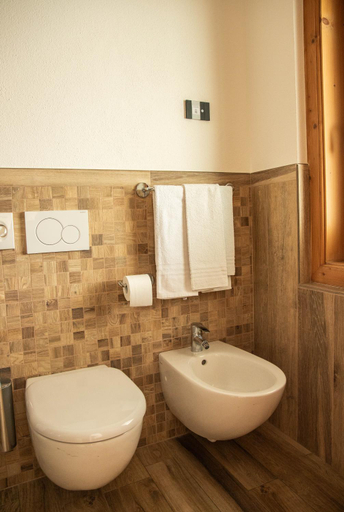 Bathroom 4, Hotel La Montanina, Sondrio