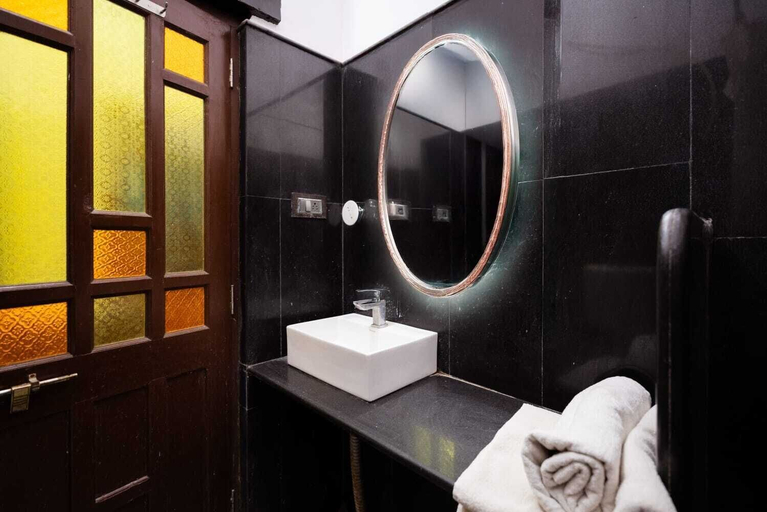 Bathroom 2, Hotel The Vintage Villa Jaisalmer, Jaisalmer