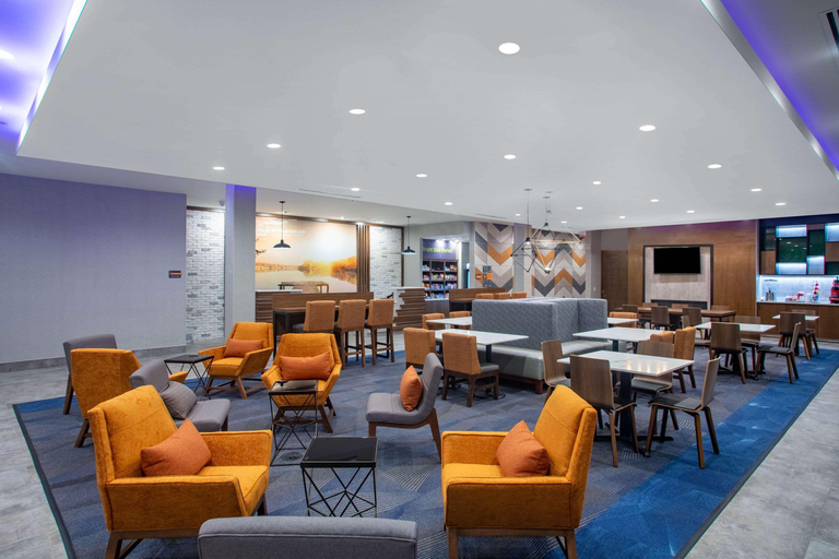 Food & Drinks 5, La Quinta Inn & Suites by Wyndham Oxford, Lafayette