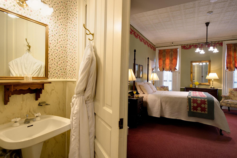 Bathroom 4, St James Hotel, Goodhue