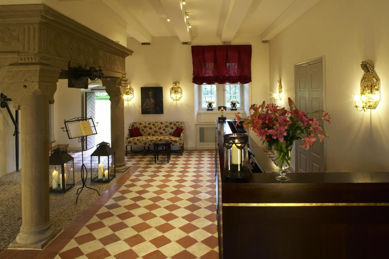 Public Area 4, Schlosshotel Munchhausen, Hameln-Pyrmont