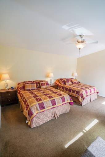 Bedroom 3, Helmcken Falls Lodge, Thompson-Nicola