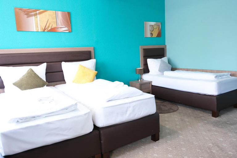 Bedroom 2, easy&cosy-Hotel Moers-Mitte, Wesel