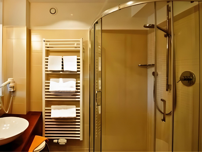 Bathroom 4, Schennerhof, Bolzano