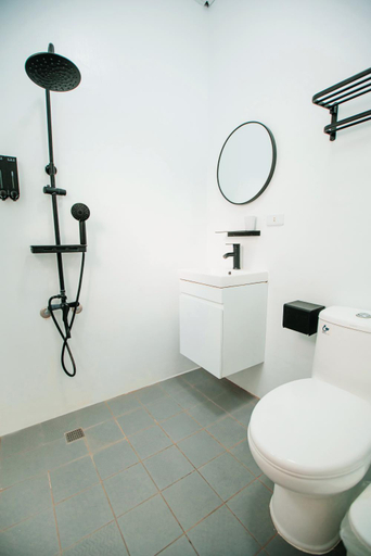 Bathroom 3, Fun Trip | Fu May Guesthouse|Sea View Lounge | Car & Scooter Rentals, Taitung
