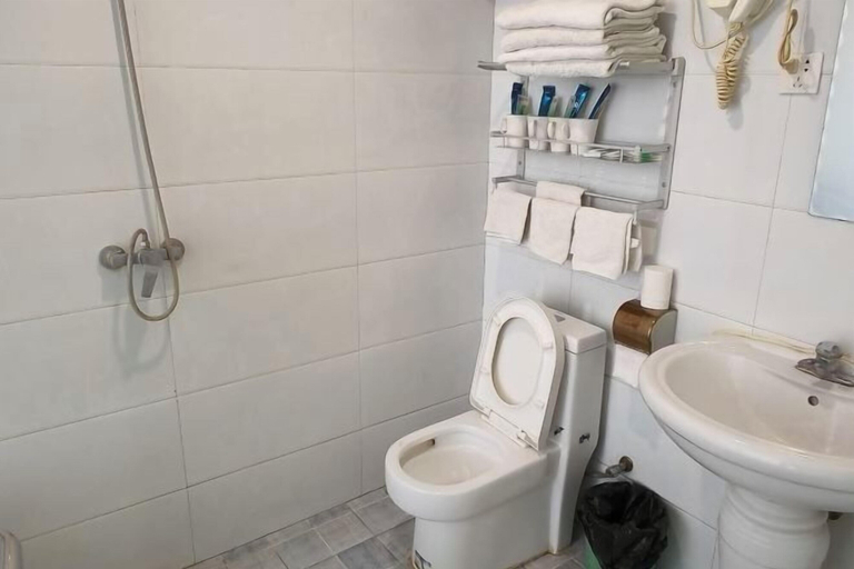Bathroom 3, Shijiazhuang Yiguang Hotel, Shijiazhuang