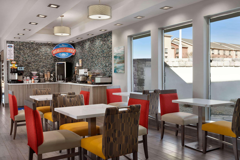 Food & Drinks 5, Baymont by Wyndham Shawnee, Pottawatomie