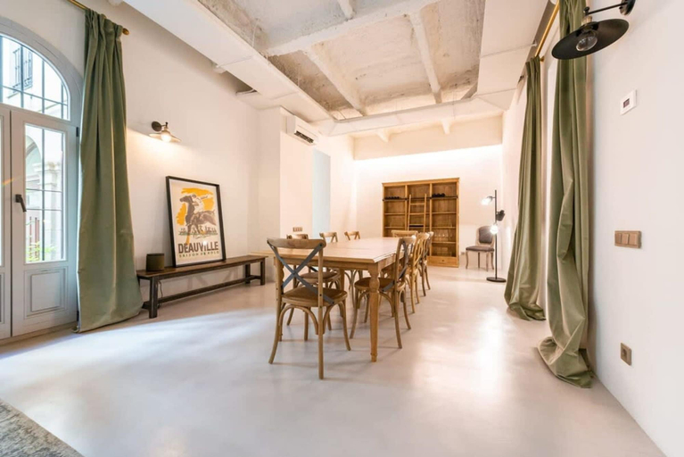 Room 5, The Deauville Majestic 1 Bedroom in Chueca, Madrid