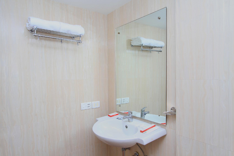 Bathroom 4, La Sara Vista, Bangalore