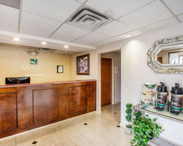 Public Area 3, Quality Inn near Six Flags, Douglas
