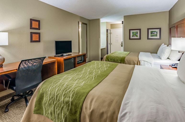 Bedroom 4, Comfort Inn & Suites Staunton, Staunton