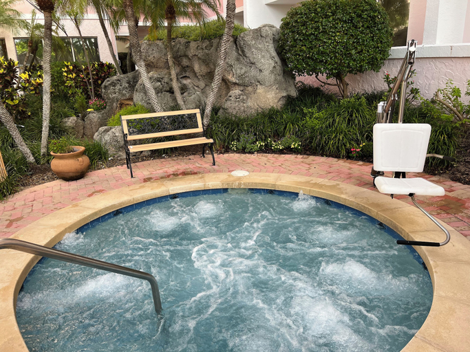 Sport & Beauty 2, Palm Beach Shores Resort and Vacation Villas, Palm Beach
