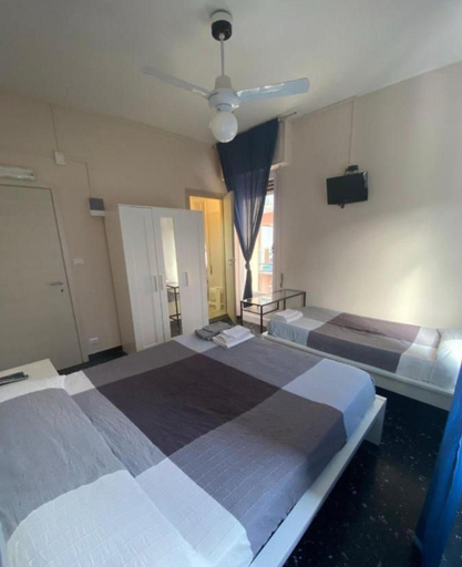 Bedroom 2, Hotel La Pergola, Savona