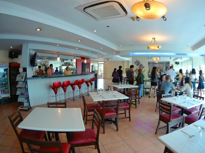 Food & Drinks 5, Golden Peak Hotel & Suites, Cebu City