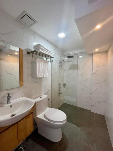 Bathroom 4, Porto Novo Anilao Dive And Leisure Resort, Mabini