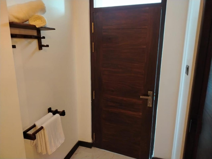 Bathroom 3, DIORA Hotel, Ratnapura