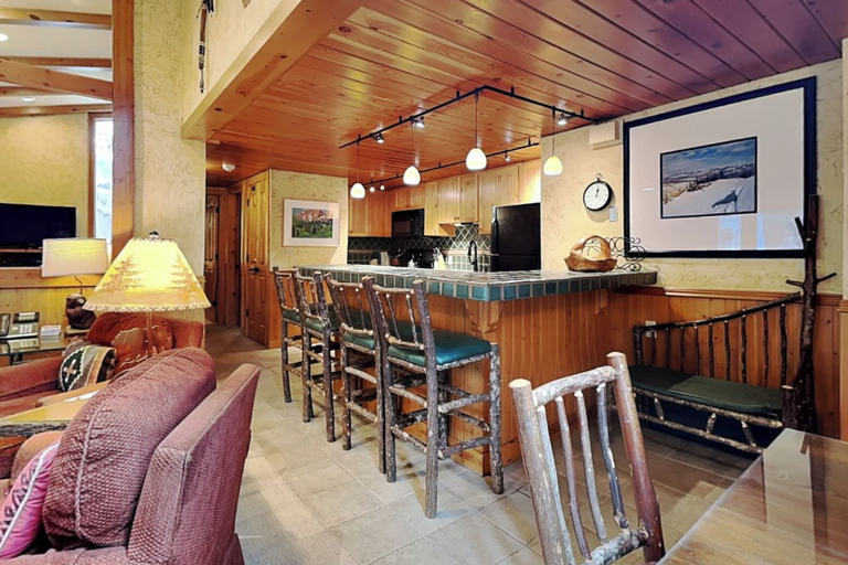 Food & Drinks 5, The Timberline Condominiums, Pitkin