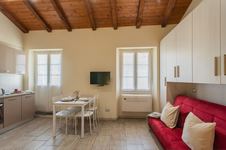 Room 3, Domus 3 in Como in Como, Como