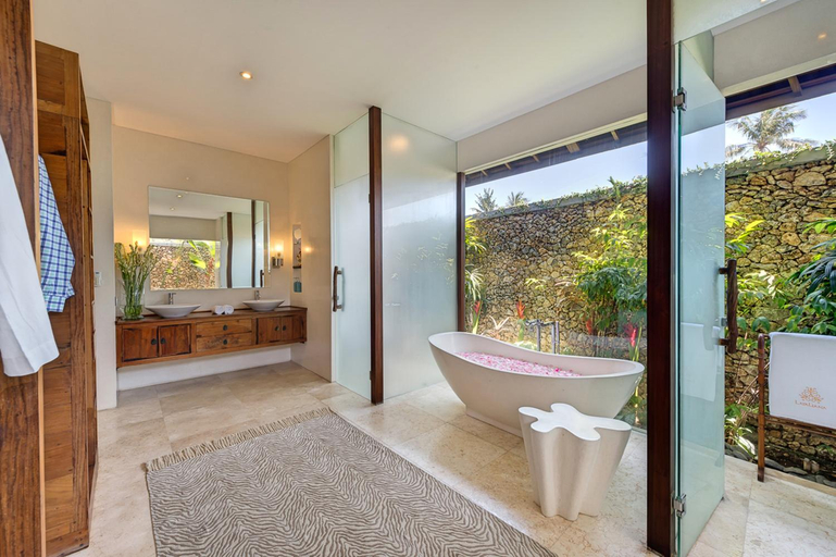Bathroom 3, LataLiana Seminyak, Badung