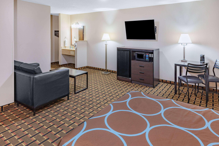 Bathroom 4, Super 8 by Wyndham League City, Galveston