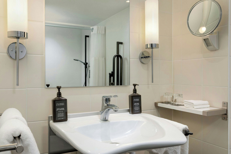 Bathroom 4, Sheraton Brussels Airport Hotel, Vlaams Brabant