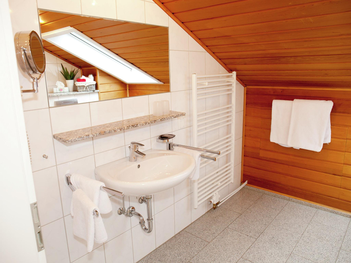 Bathroom, Ruckzugsort in Mossautal-Huttenthal, Odenwaldkreis