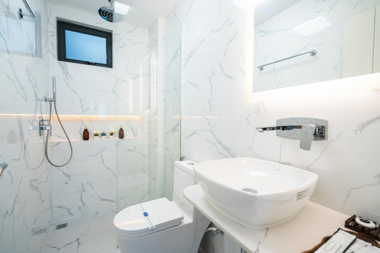 Bathroom 4, Aina Residency Beachfront Hotel, Malé