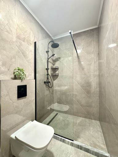 Bathroom 3, Sunny Bay Apartments