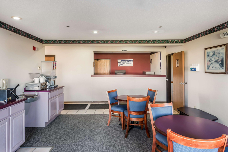 Public Area 2, Americas Best Value Inn Wenona, Marshall
