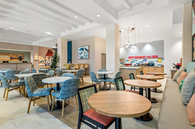 Food & Drinks 5, Hampton Inn & Suites St. Petersburg/Downtown, Pinellas