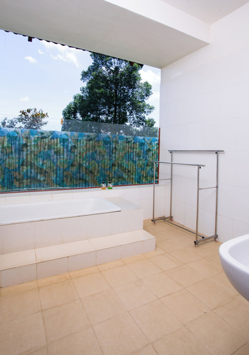 Bathroom 5, Cat Tien Jungle Lodge, Tân Phú