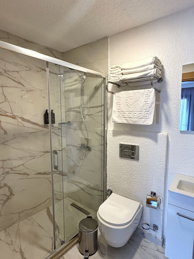 Bathroom 5, Loca Centre, Bodrum