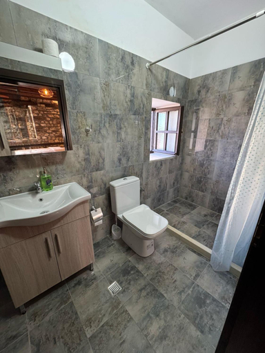 Bathroom, Bujtina Bega, Beratit
