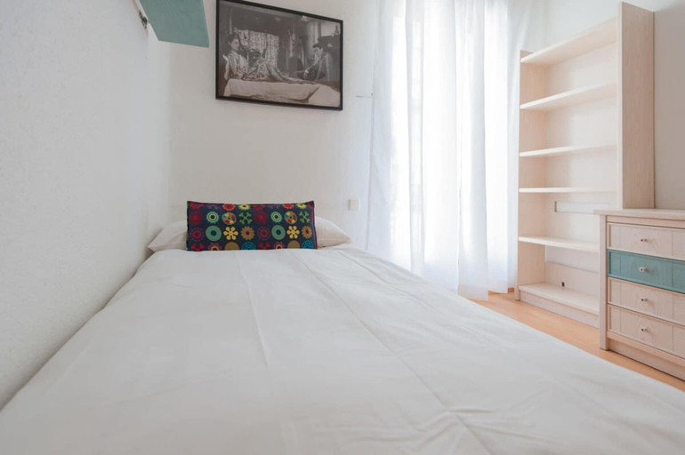 Bedroom 2, Chamberi Scene 2 Bedroom Home in Chamberi, Madrid