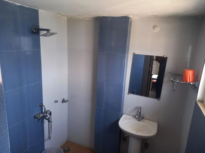 Bathroom 2, HOTEL GRAND GLORRYy, Garhwal