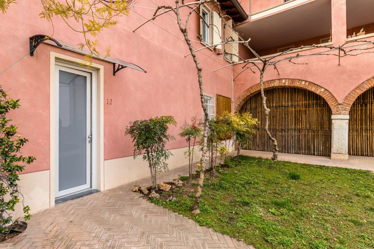 Room 5, Borgo al Sole 4 by Wonderful Italy, Brescia