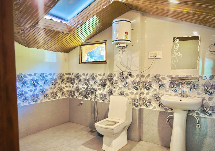 Bathroom 3, Royal Star Kasol, Kullu