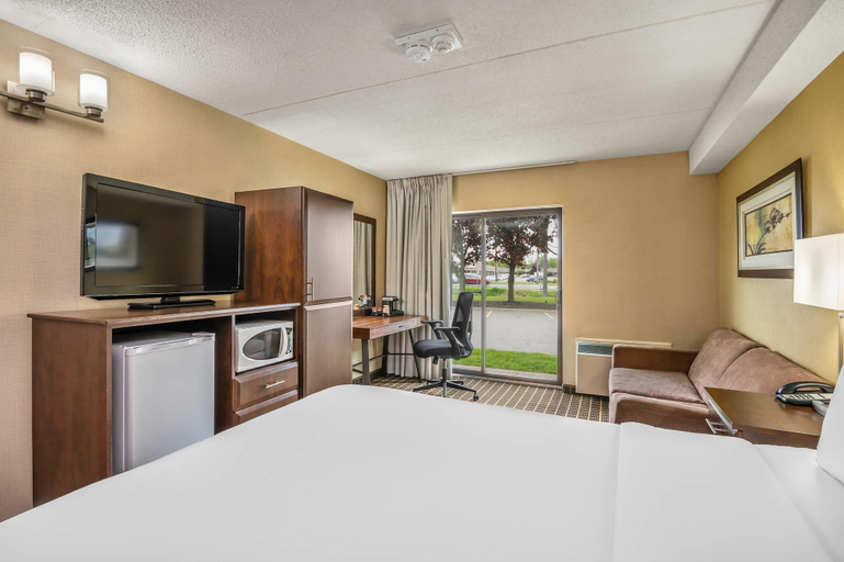 Bedroom 3, Comfort Inn Guelph, Wellington