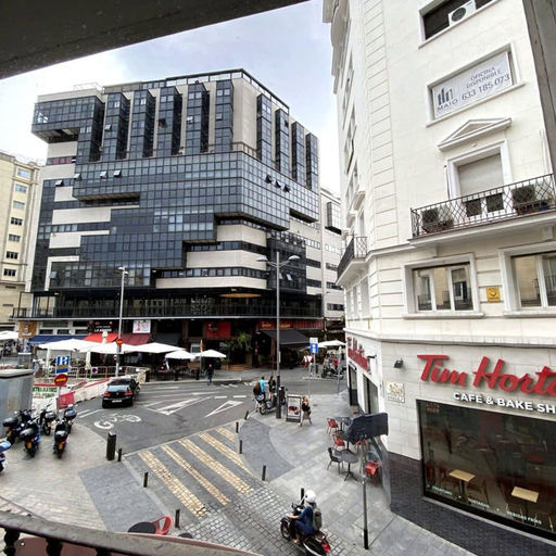 Room 3, Santo Domingo I 1 Bedroom Apartment in Gran Via, Madrid