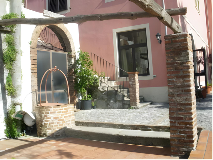 Others 3, Casantica, Messina