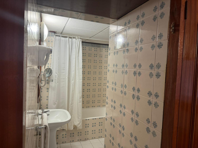 Bathroom 5, Apartamentos do Parque, Albufeira