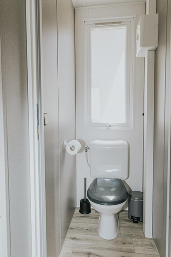 Bathroom 2, Camping & Bungalows Platja Brava, Girona