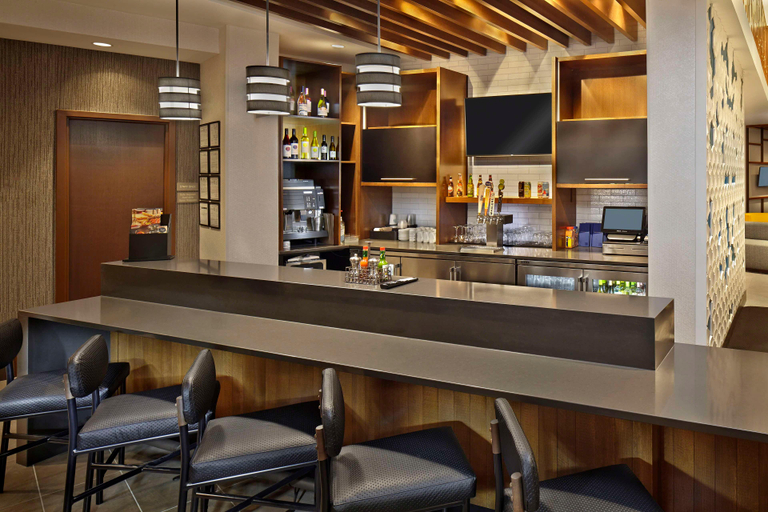 Food & Drinks 5, Hyatt Place Warwick/Providence Arpt, Kent