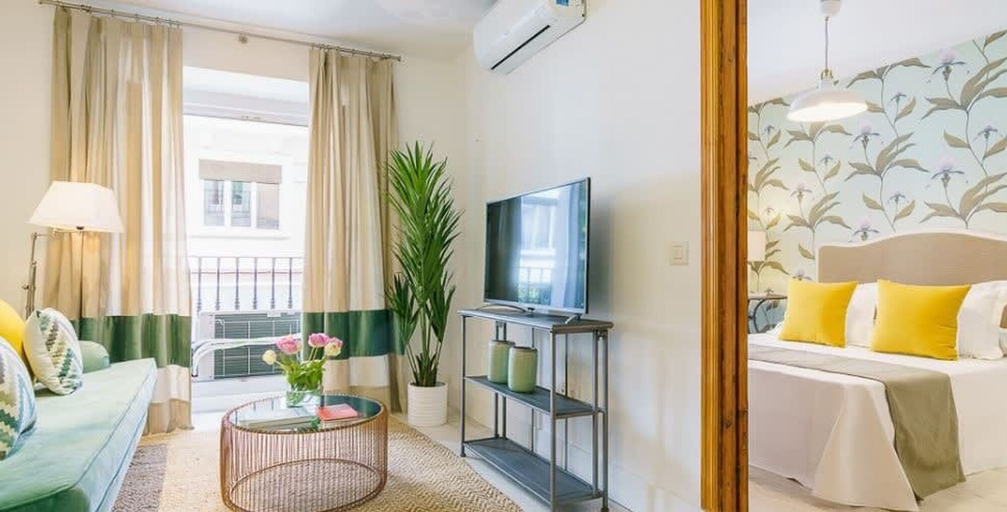 Room 3, Santo Domingo II 1 Bedroom Apartment in Gran Via, Madrid