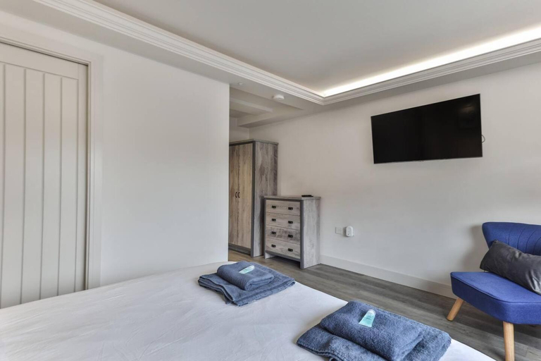Bedroom 3, Spacious, Modern 2 Bed Apartment With Ensuites, Sheffield