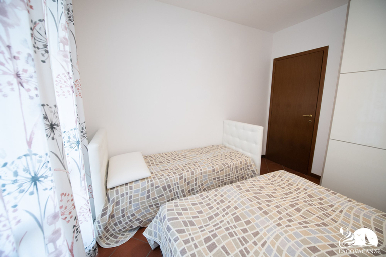 Bedroom 2, Appartamento le Terrazze Soiano, Brescia