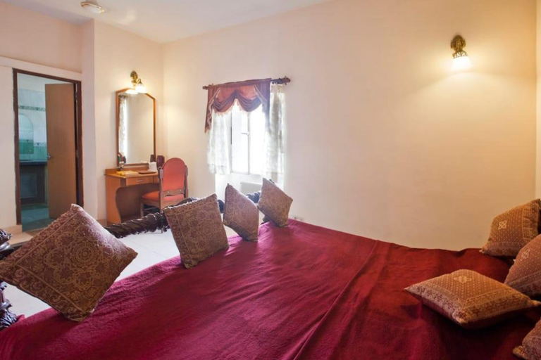 Bedroom 2, Pallavi International Hotel, Varanasi
