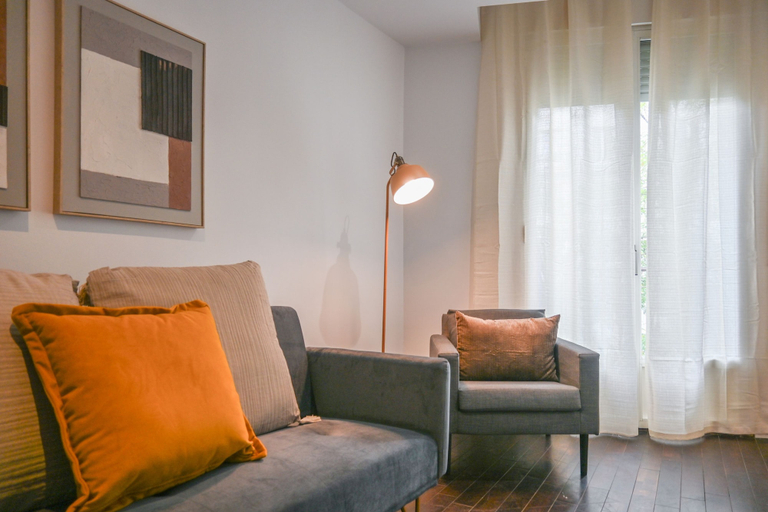 Room 2, M Sen1692 Amplio Apartamento con Balc n en Calle, Madrid
